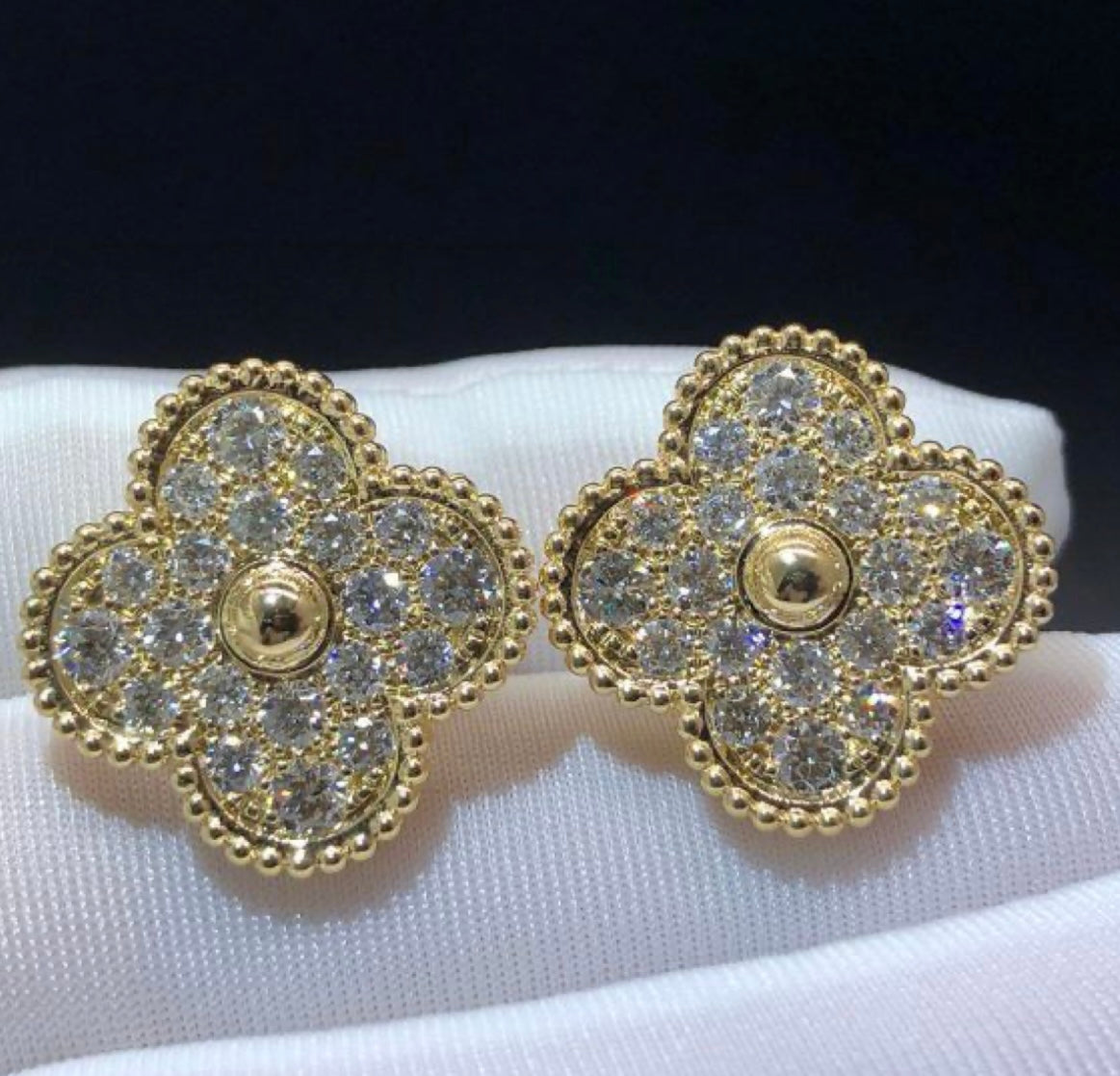 Blossom studs
