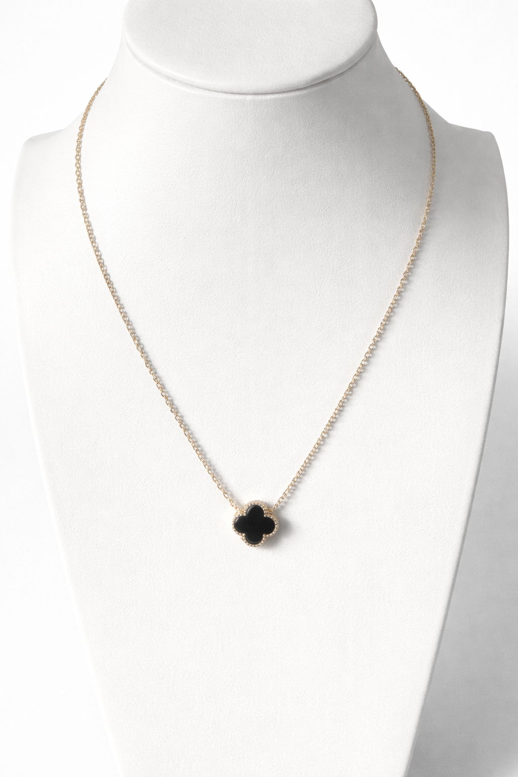Amora Noir Clover Pendant