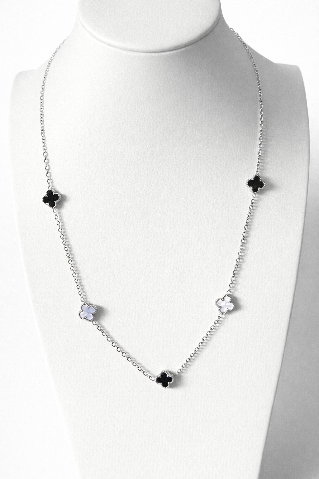 Mini Amora Pearl & Noir Clover Necklace