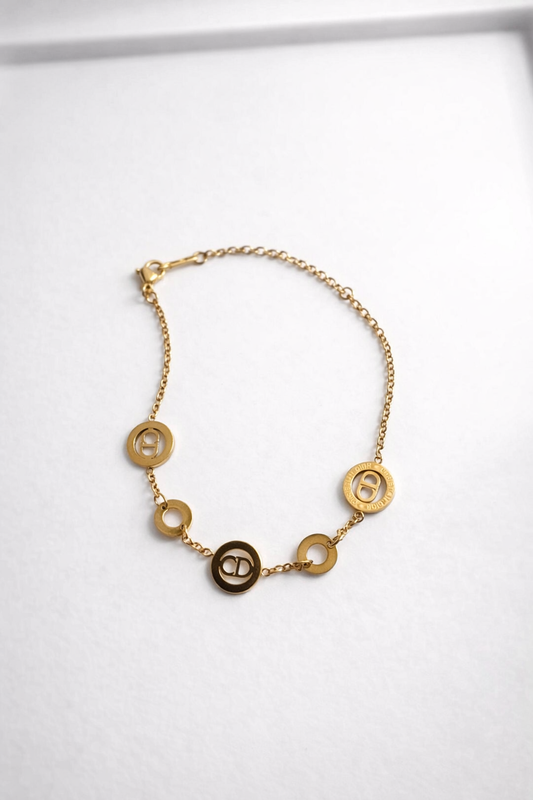 Amora Signature Disc Bracelet