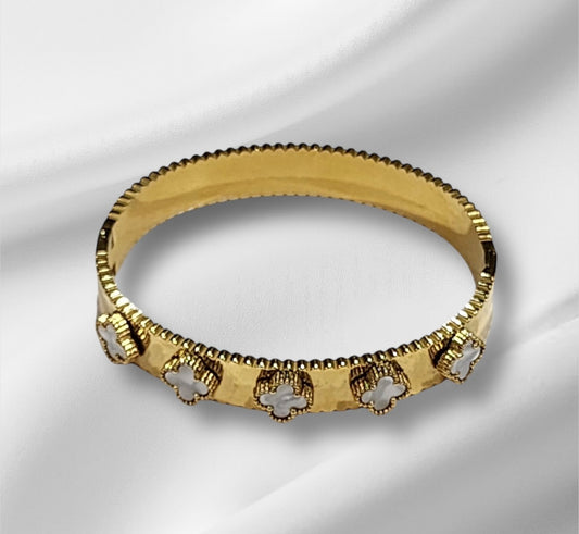 Amora Ivory Clover Royale Bangle