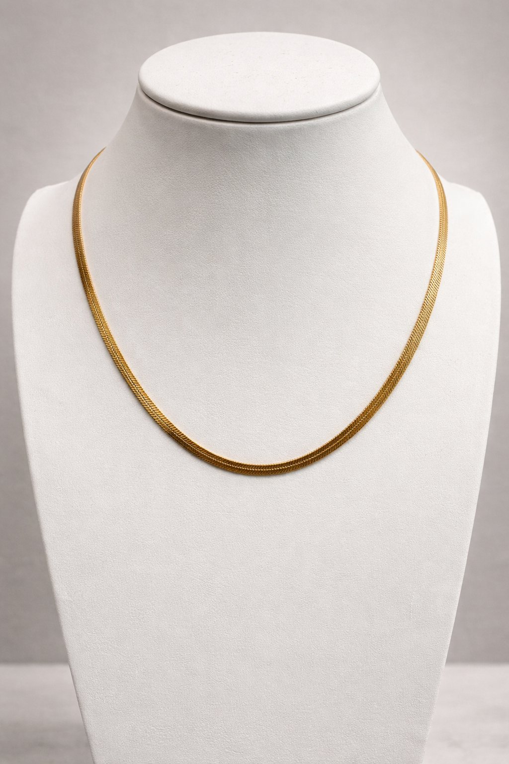 Amora Sleek Herringbone Chain